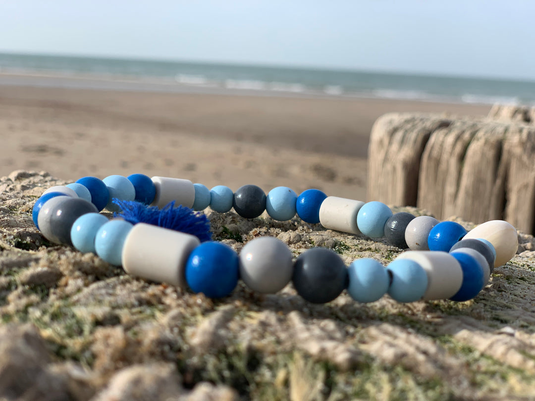 Zeeland Dog Hippie necklace with EM ceramic Ocean